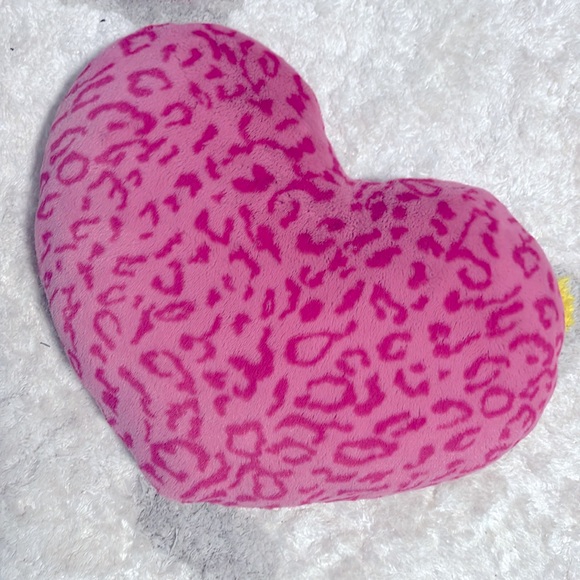 Y2K large fur leopard heart shaped pillow - Picture 2 of 2